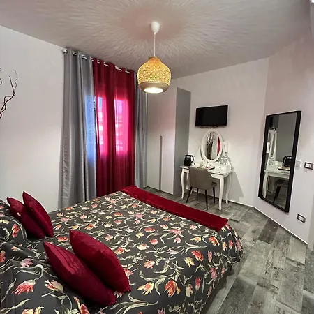Rosso Relativo Bed & Breakfast *